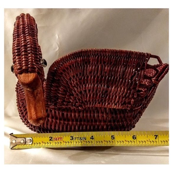Vintage Wicker and Wood Goose or Swan Basket 7.5" - Picture 2 of 8